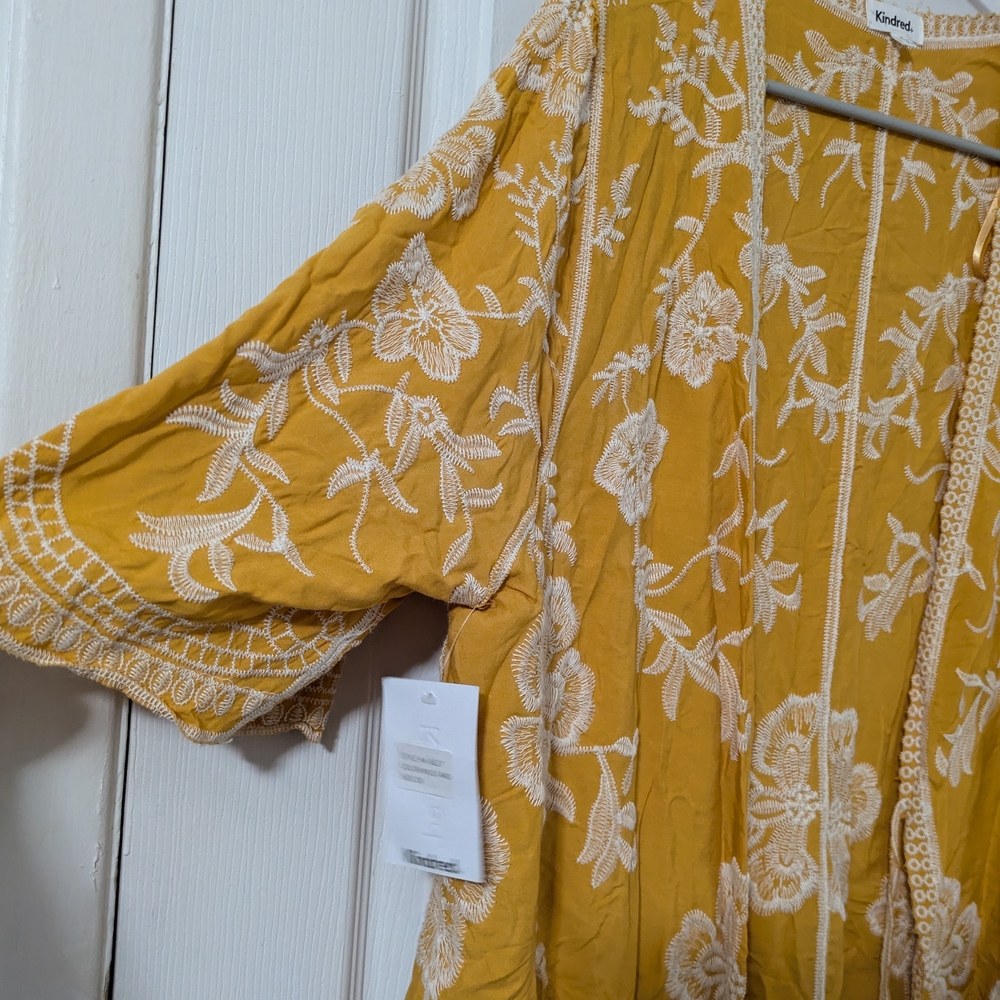NWT Kindred Plus Embroidered Kimono Top - Picture 3 of 8